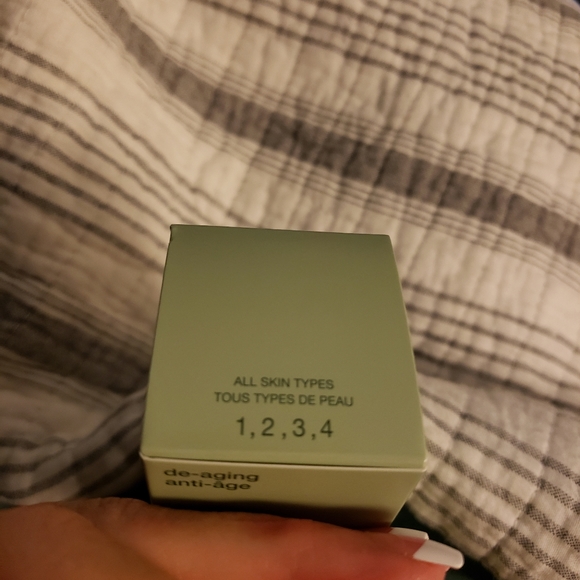 Custom-Repair Serum by Clinique for Unisex - 1.7 o - Picture 4 of 4